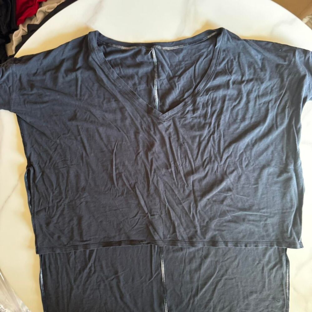 Lululemon lightweight athletic cover-up top estimated medium